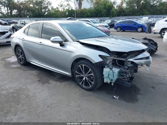2018 Toyota Camry Se მანქანა იყიდება აუქციონზე, vin: 4T1B11HK3JU063732, აუქციონის ნომერი: 46180315