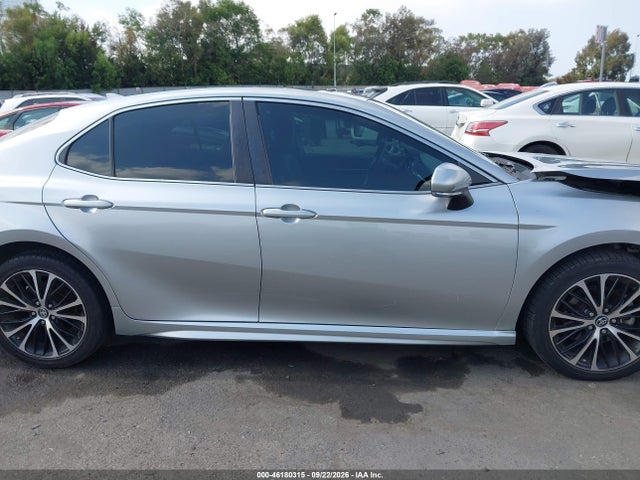 2018 Toyota Camry Se მანქანა იყიდება აუქციონზე, vin: 4T1B11HK3JU063732, აუქციონის ნომერი: 46180315