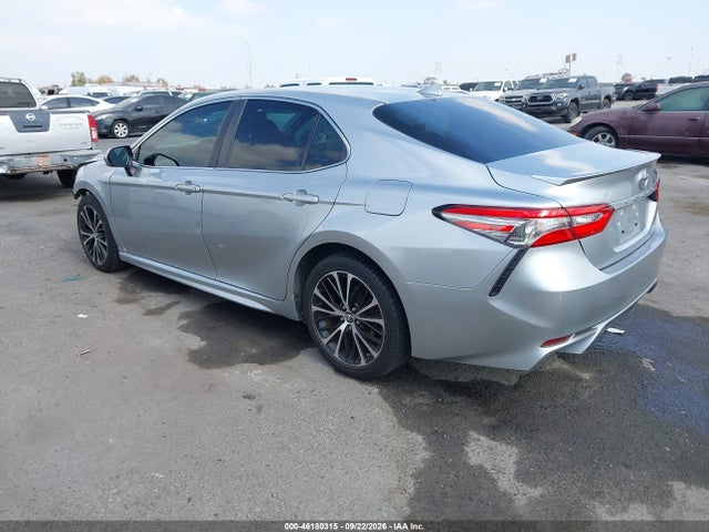 2018 Toyota Camry Se მანქანა იყიდება აუქციონზე, vin: 4T1B11HK3JU063732, აუქციონის ნომერი: 46180315