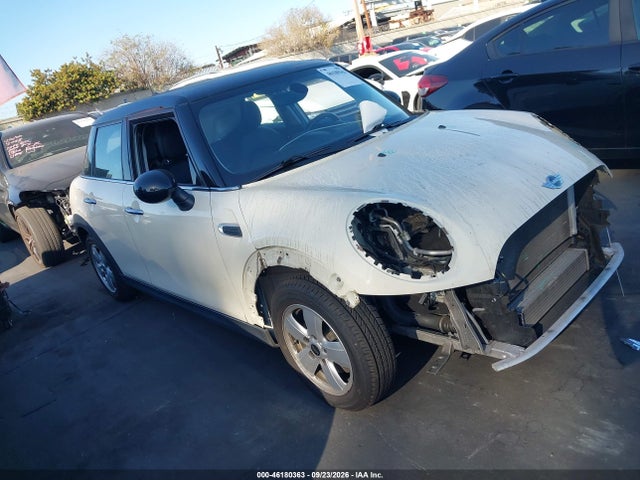 2017 Mini Hardtop Cooper მანქანა იყიდება აუქციონზე, vin: WMWXU1C38H2F77938, აუქციონის ნომერი: 46180363
