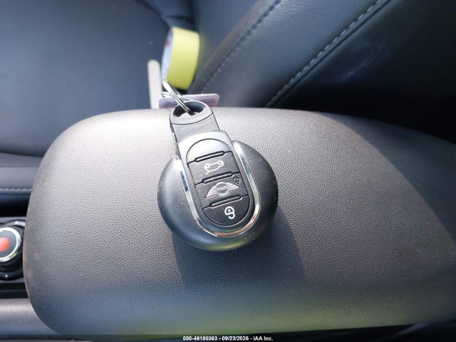 2017 Mini Hardtop Cooper მანქანა იყიდება აუქციონზე, vin: WMWXU1C38H2F77938, აუქციონის ნომერი: 46180363