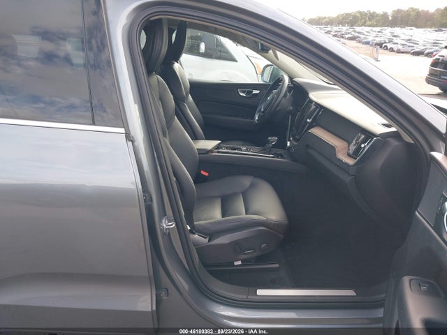 46180383 :رقم المزاد ، YV4102RK7M1813529 vin ، 2021 Volvo Xc60 Momentum مزاد بيع