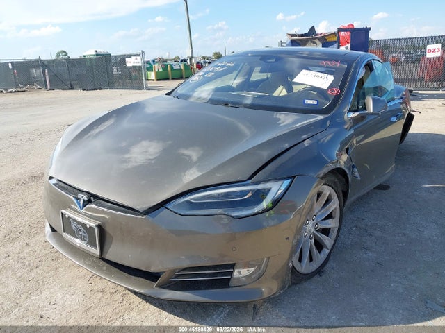 Tesla MODEL S 2016 5YJSA1E26GF159445 Image 2