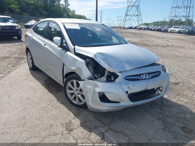 2014 Hyundai Accent Gls მანქანა იყიდება აუქციონზე, vin: KMHCU4AE1EU588912, აუქციონის ნომერი: 46180497