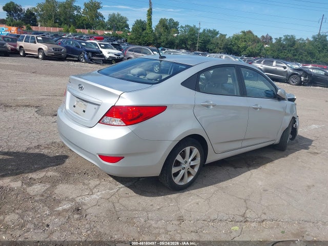 2014 Hyundai Accent Gls მანქანა იყიდება აუქციონზე, vin: KMHCU4AE1EU588912, აუქციონის ნომერი: 46180497