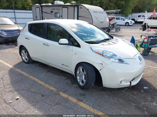 2011 Nissan Leaf Sl მანქანა იყიდება აუქციონზე, vin: JN1AZ0CP4BT008772, აუქციონის ნომერი: 46180578