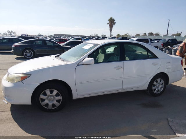 2004 Toyota Camry Le მანქანა იყიდება აუქციონზე, vin: 4T1BE32K14U275235, აუქციონის ნომერი: 46180623