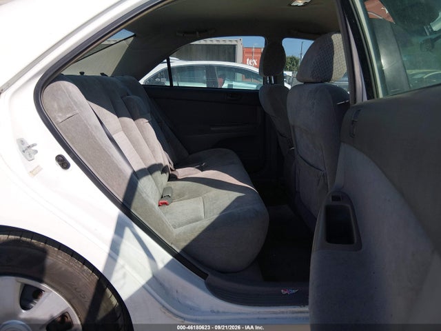 2004 Toyota Camry Le მანქანა იყიდება აუქციონზე, vin: 4T1BE32K14U275235, აუქციონის ნომერი: 46180623