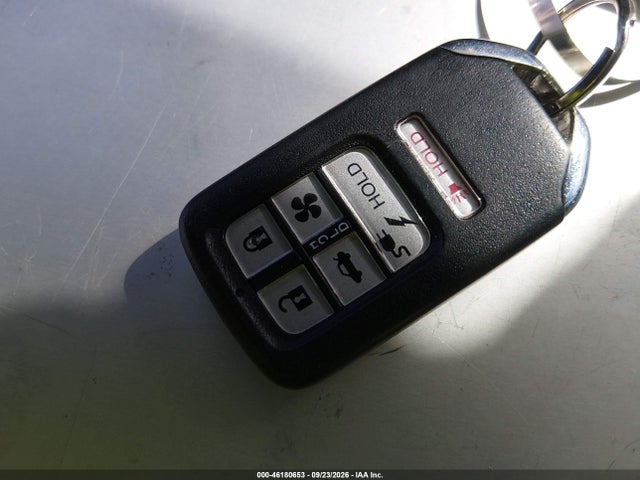 Продаж на аукціоні авто 2020 Honda Clarity Plug-in Hybrid Touring, vin: JHMZC5F3XLC002126, номер лоту: 46180653