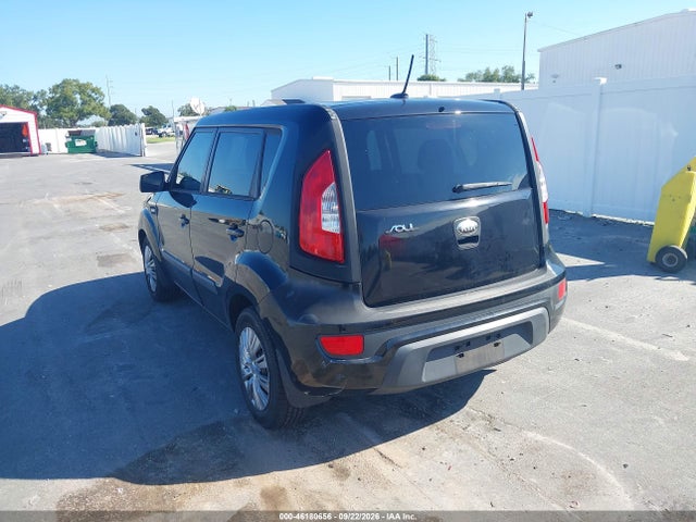2013 Kia Soul მანქანა იყიდება აუქციონზე, vin: KNDJT2A52D7585923, აუქციონის ნომერი: 46180656