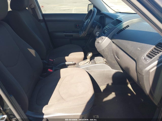 2013 Kia Soul მანქანა იყიდება აუქციონზე, vin: KNDJT2A52D7585923, აუქციონის ნომერი: 46180656