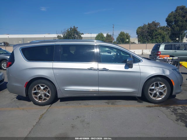 2017 Chrysler Pacifica Limited მანქანა იყიდება აუქციონზე, vin: 2C4RC1GG9HR579028, აუქციონის ნომერი: 46180689