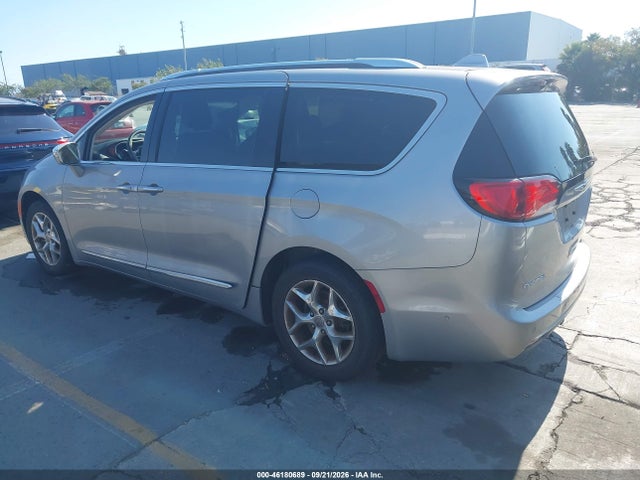 2017 Chrysler Pacifica Limited მანქანა იყიდება აუქციონზე, vin: 2C4RC1GG9HR579028, აუქციონის ნომერი: 46180689