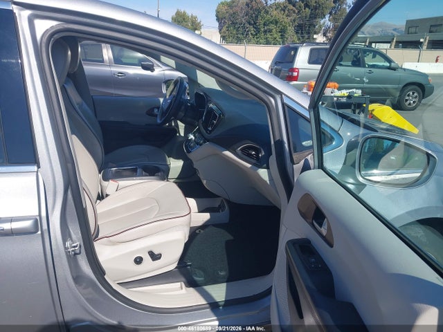 2017 Chrysler Pacifica Limited მანქანა იყიდება აუქციონზე, vin: 2C4RC1GG9HR579028, აუქციონის ნომერი: 46180689
