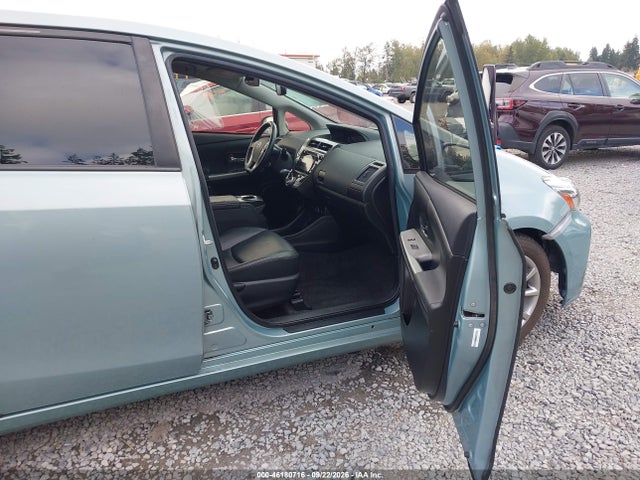 Продажа на аукционе авто 2017 Toyota Prius V Five, vin: JTDZN3EU5HJ065230, номер лота: 46180716
