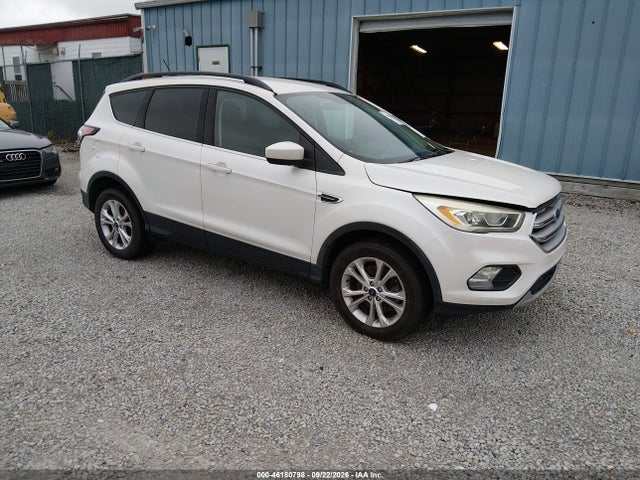 46180798 :رقم المزاد ، 1FMCU9HD4JUA51861 vin ، 2018 Ford Escape Sel مزاد بيع