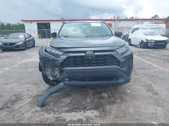 2020 Toyota Rav4 Le მანქანა იყიდება აუქციონზე, vin: JTMH1RFV2LD045915, აუქციონის ნომერი: 46180802