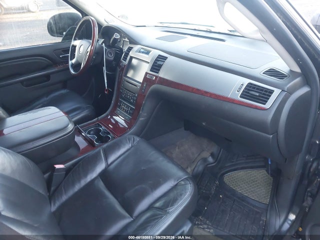 Продажа на аукционе авто 2010 Cadillac Escalade Esv Premium, vin: 1GYUCJEFXAR162057, номер лота: 46180881