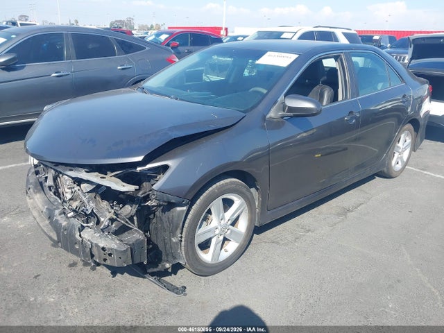 4T1BF1FK0EU467274 Toyota CAMRY SE