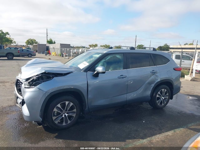 Toyota Highlander Xle 2023 5TDKDRBH7PS017082 Image 13
