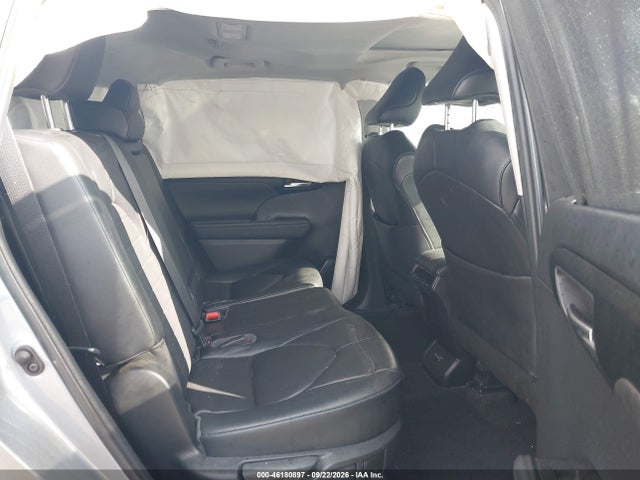 Toyota Highlander Xle 2023 5TDKDRBH7PS017082 Image 8