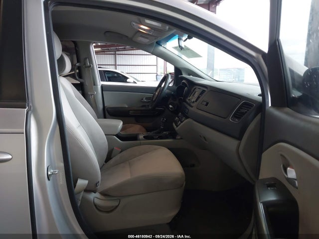 Продажа на аукционе авто 2015 Kia Sedona L, vin: KNDMA5C15F6081082, номер лота: 46180942