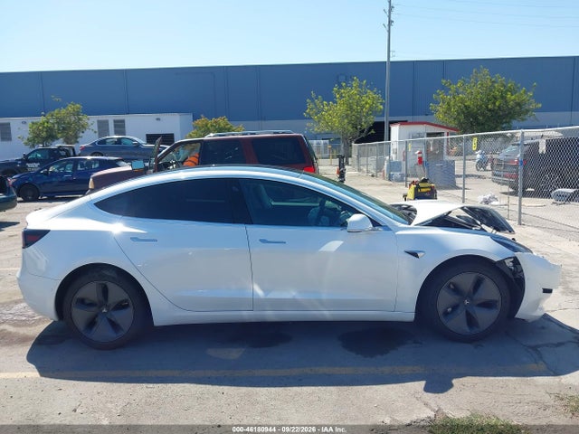 Продаж на аукціоні авто 2019 Tesla Model 3 Long Range/performance, vin: 5YJ3E1EB3KF511530, номер лоту: 46180944