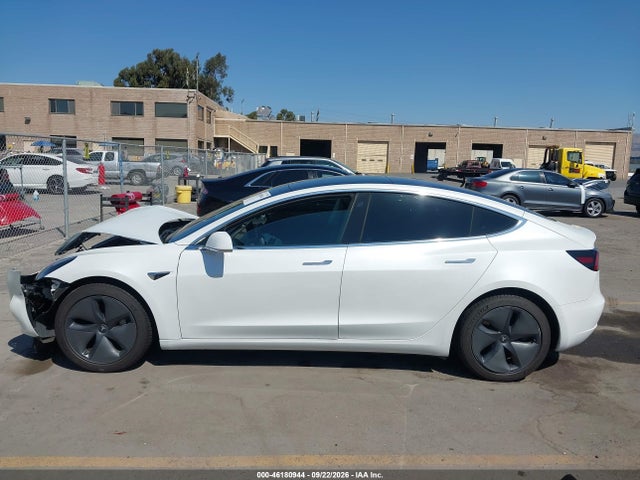 Продаж на аукціоні авто 2019 Tesla Model 3 Long Range/performance, vin: 5YJ3E1EB3KF511530, номер лоту: 46180944