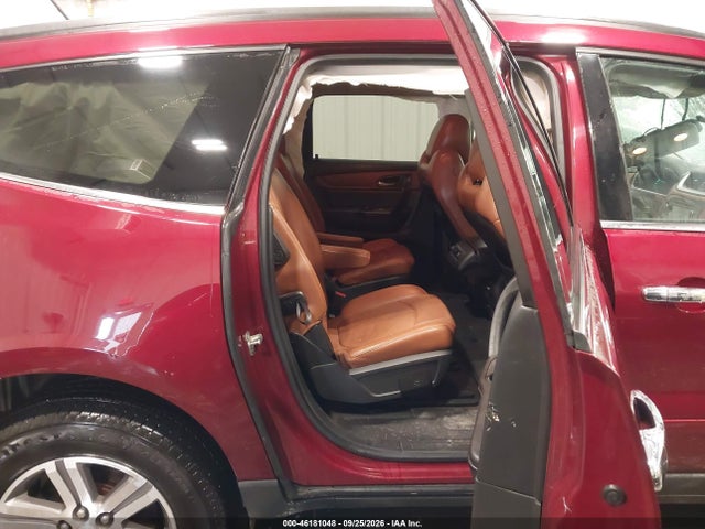 46181048 :رقم المزاد ، 1GNKVHKD0FJ376457 vin ، 2015 Chevrolet Traverse 2lt مزاد بيع
