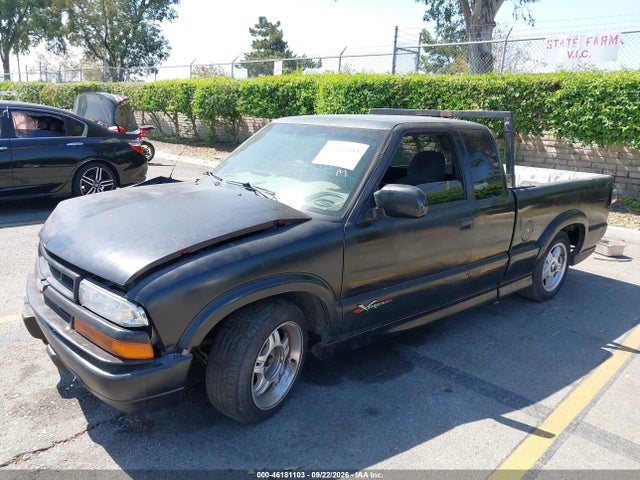 46181103 :رقم المزاد ، 1GCCS1957Y8208398 vin ، 2000 Chevrolet S-10 Ls مزاد بيع