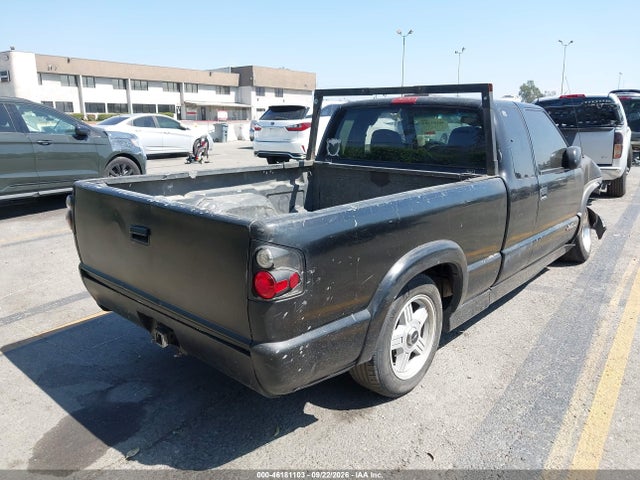 46181103 :رقم المزاد ، 1GCCS1957Y8208398 vin ، 2000 Chevrolet S-10 Ls مزاد بيع