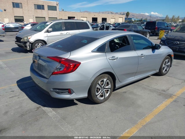 Honda Civic Lx 2018 2HGFC2F51JH573701 Image 4