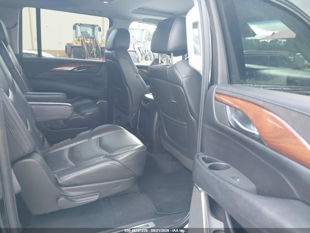 46181226 :رقم المزاد ، 1GYS3SKJ8FR544049 vin ، 2015 Cadillac Escalade Esv Luxury مزاد بيع