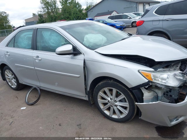 46181388 :رقم المزاد ، 4T1BF1FK4EU811284 vin ، 2014 Toyota Camry Xle مزاد بيع