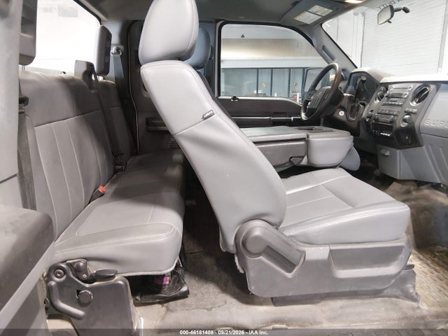 46181408 :رقم المزاد ، 1FD8X3BT3FEA04719 vin ، 2015 Ford F-350 Xl مزاد بيع