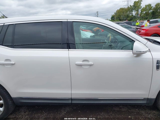 46181410 :رقم المزاد ، 2LMHJ5FR7BBJ50143 vin ، 2011 Lincoln Mkt مزاد بيع