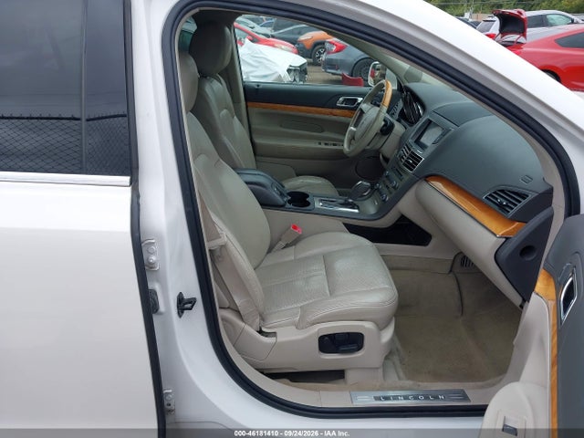 46181410 :رقم المزاد ، 2LMHJ5FR7BBJ50143 vin ، 2011 Lincoln Mkt مزاد بيع