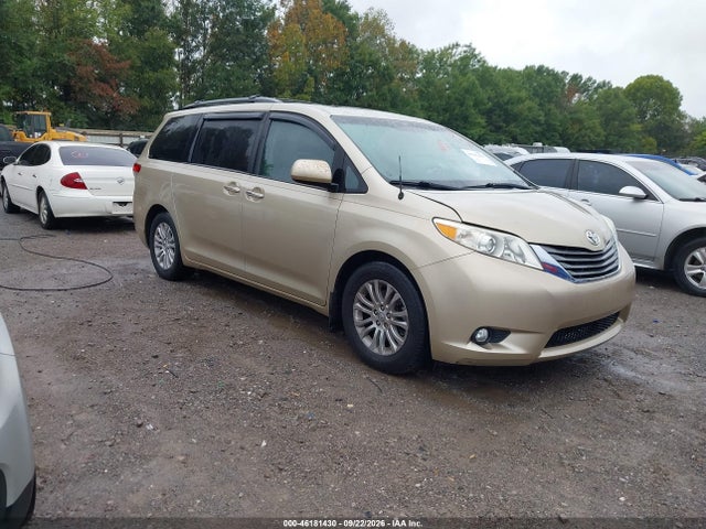 2013 Toyota Sienna Xle V6 8 Passenger მანქანა იყიდება აუქციონზე, vin: 5TDYK3DC4DS330438, აუქციონის ნომერი: 46181430