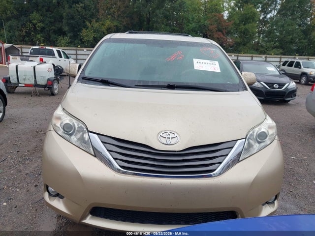 2013 Toyota Sienna Xle V6 8 Passenger მანქანა იყიდება აუქციონზე, vin: 5TDYK3DC4DS330438, აუქციონის ნომერი: 46181430