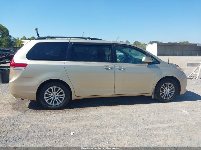 2013 Toyota Sienna Xle V6 8 Passenger მანქანა იყიდება აუქციონზე, vin: 5TDYK3DC4DS330438, აუქციონის ნომერი: 46181430