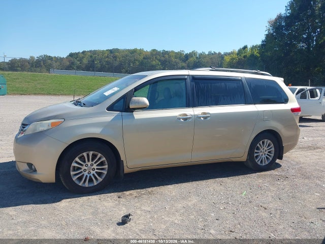 2013 Toyota Sienna Xle V6 8 Passenger მანქანა იყიდება აუქციონზე, vin: 5TDYK3DC4DS330438, აუქციონის ნომერი: 46181430