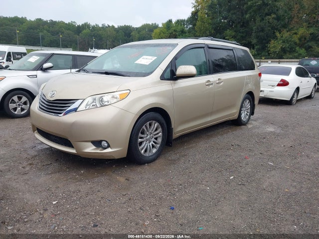 2013 Toyota Sienna Xle V6 8 Passenger მანქანა იყიდება აუქციონზე, vin: 5TDYK3DC4DS330438, აუქციონის ნომერი: 46181430