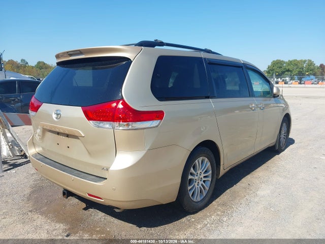 2013 Toyota Sienna Xle V6 8 Passenger მანქანა იყიდება აუქციონზე, vin: 5TDYK3DC4DS330438, აუქციონის ნომერი: 46181430