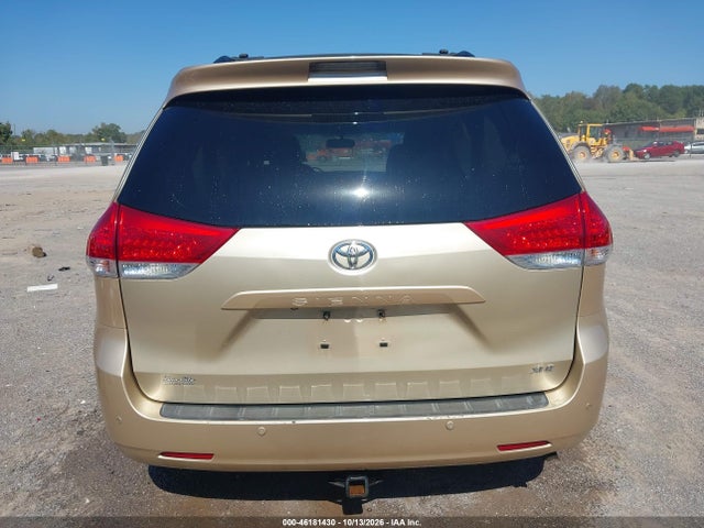 2013 Toyota Sienna Xle V6 8 Passenger მანქანა იყიდება აუქციონზე, vin: 5TDYK3DC4DS330438, აუქციონის ნომერი: 46181430