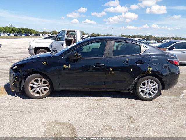 46181523 :رقم المزاد ، 3MYDLBYV2JY314679 vin ، 2018 Toyota Yaris Ia مزاد بيع