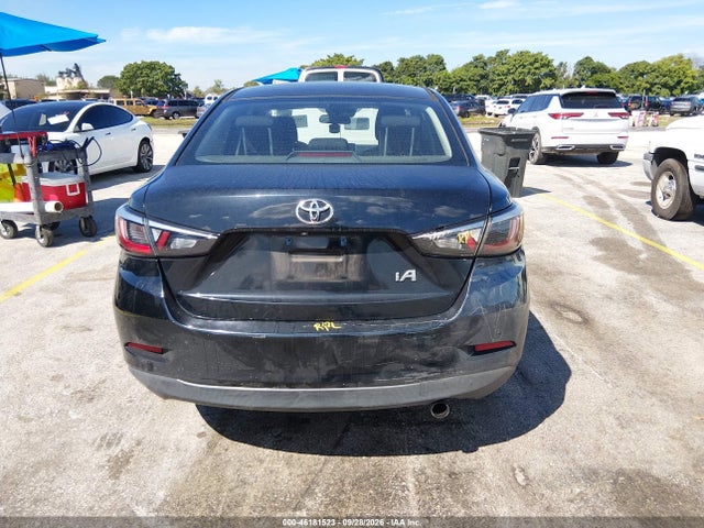 46181523 :رقم المزاد ، 3MYDLBYV2JY314679 vin ، 2018 Toyota Yaris Ia مزاد بيع