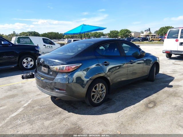 46181523 :رقم المزاد ، 3MYDLBYV2JY314679 vin ، 2018 Toyota Yaris Ia مزاد بيع