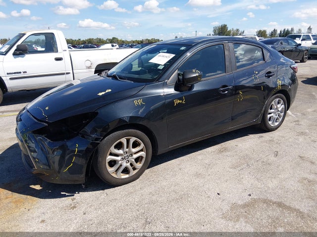 46181523 :رقم المزاد ، 3MYDLBYV2JY314679 vin ، 2018 Toyota Yaris Ia مزاد بيع