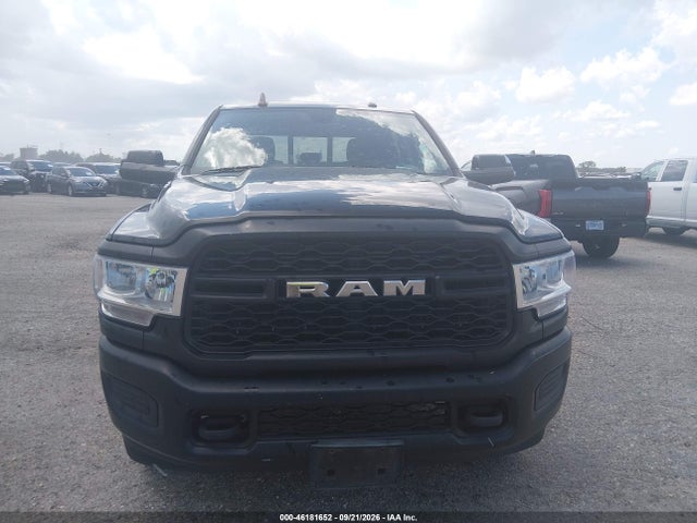46181652 :رقم المزاد ، 3C6UR5CJ8LG243331 vin ، 2020 Ram 2500 Tradesman  4x4 6'4 Box مزاد بيع