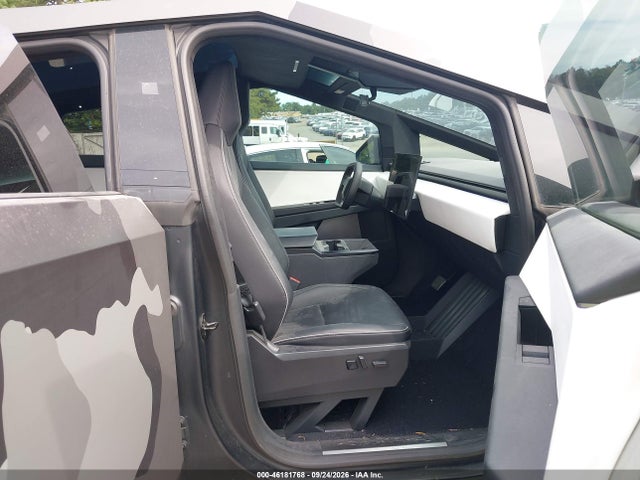 Продаж на аукціоні авто 2024 Tesla Cybertruck All-wheel Drive, vin: 7G2CEHED1RA032375, номер лоту: 46181768